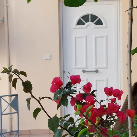 Sunbeam Retreat Chania (Crete)